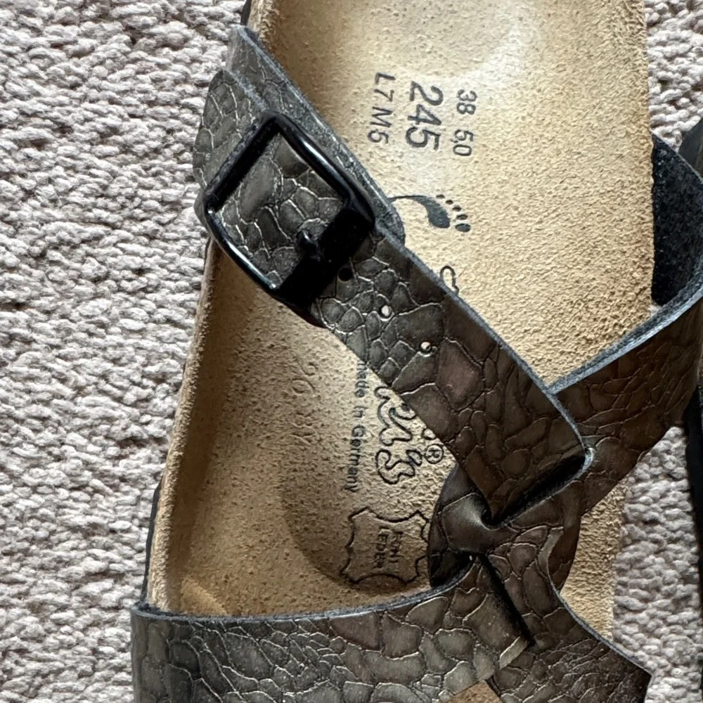 Birkenstock Birkis Metallic Bronze Crossover Straps. Snakeskin look. Size 38